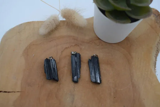 Zwarte toermalijn hanger (ruw)