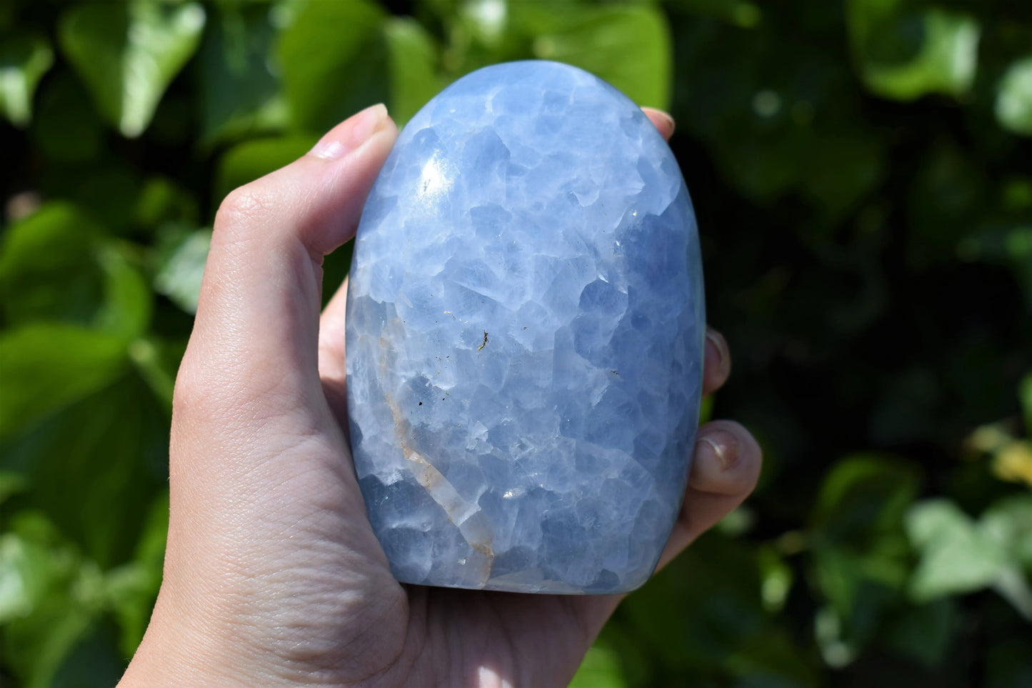 Blauwe calciet sculptuur #1