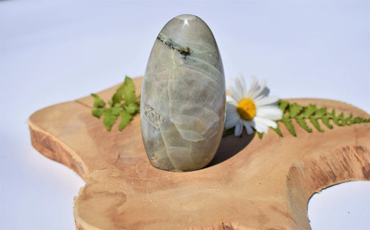 Groene maansteen sculptuur #2