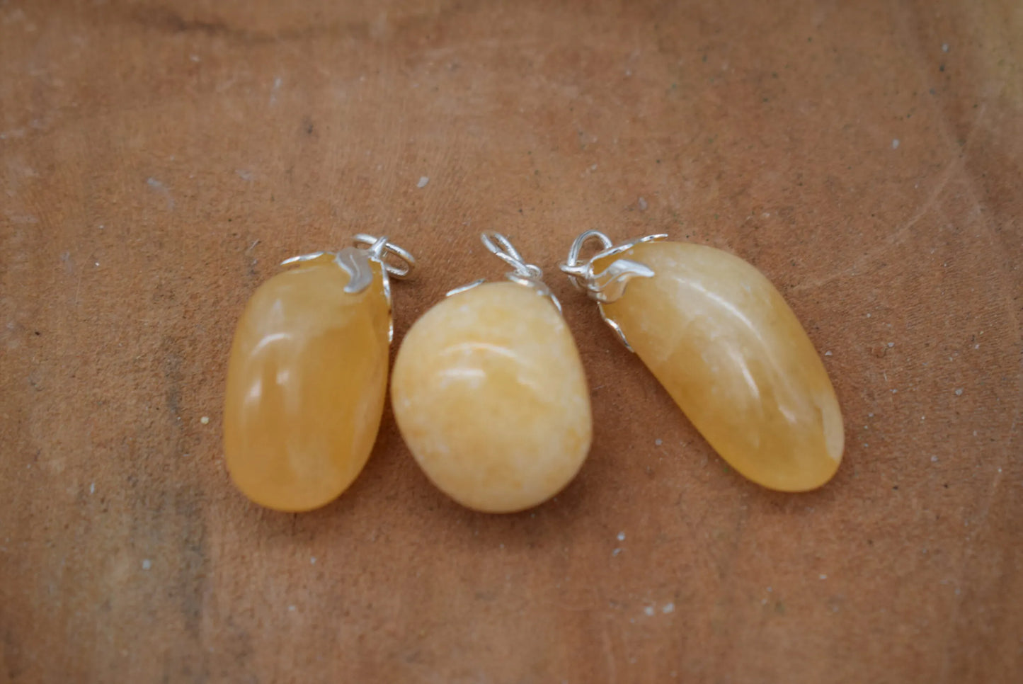 Oranje calciet hanger