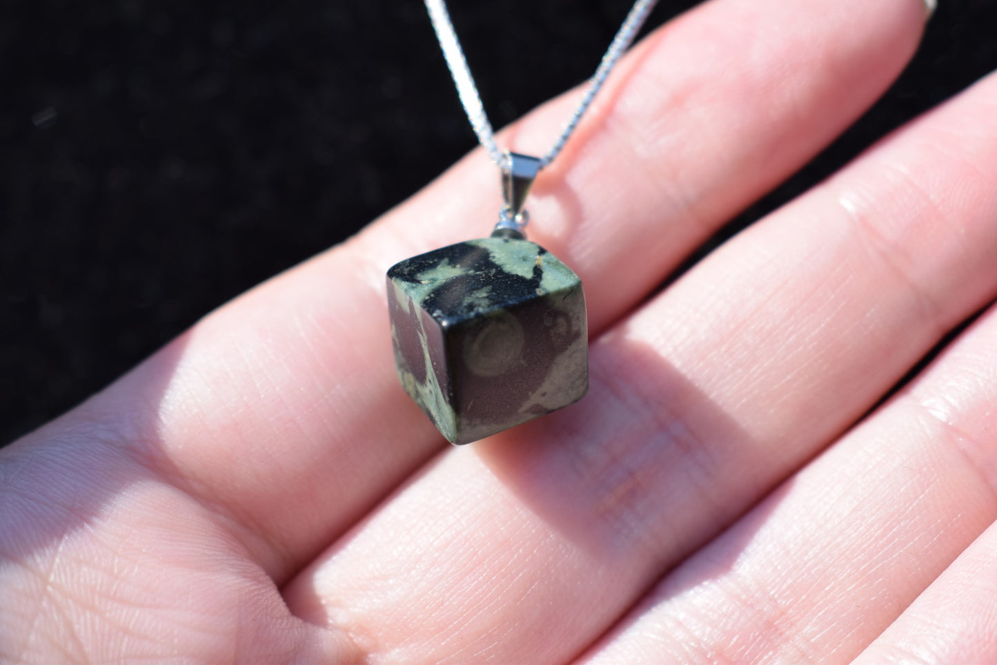 Kambaba jaspis kubus hanger