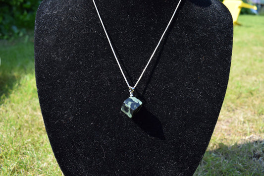 Kambaba jaspis kubus hanger