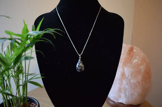 Obsidiaan sneeuwvlok druppel hanger