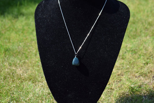 Mos agaat freeform hanger