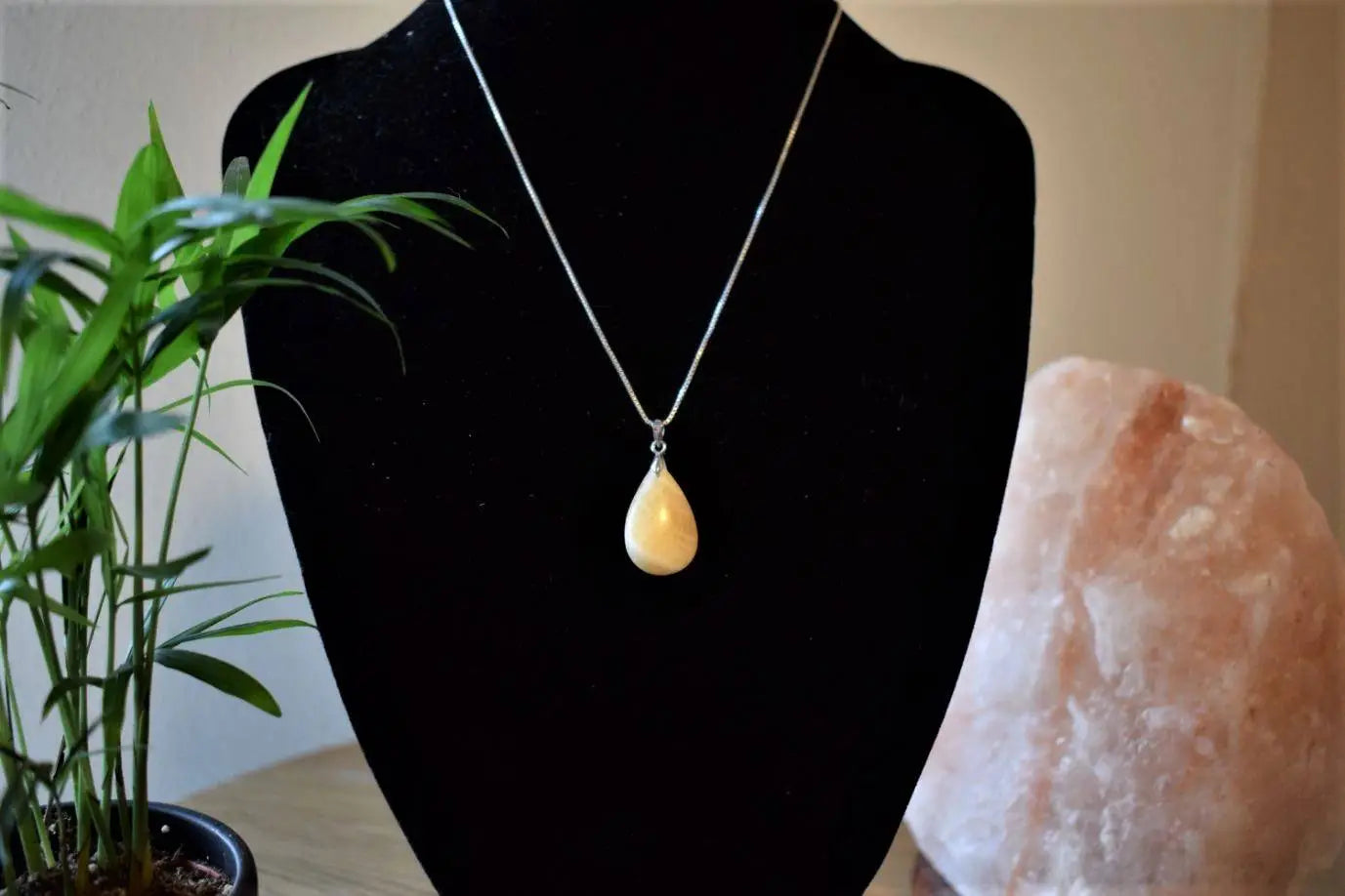 Calciet geel druppel hanger