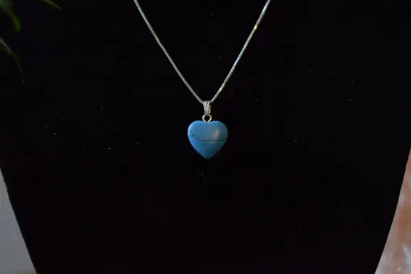 Howliet blauw (gekleurd) hart hanger 14 mm