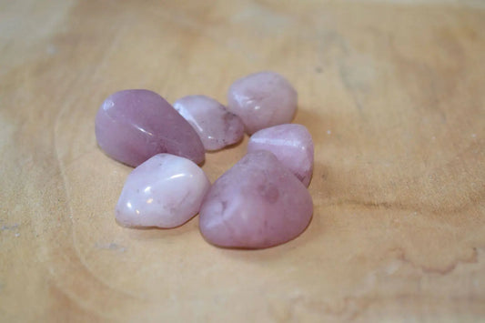 Jade lavendel trommelsteen (kostbaar)